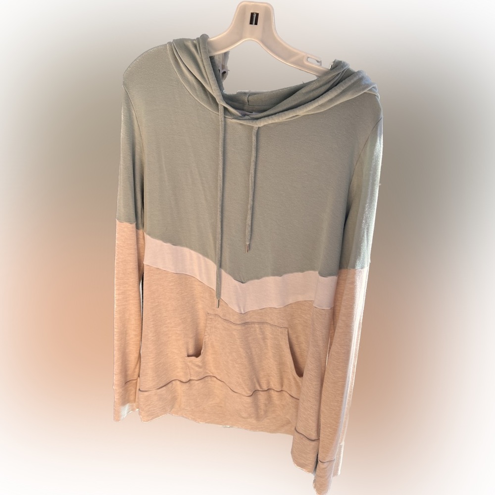 Like new lightweight sweatshirt